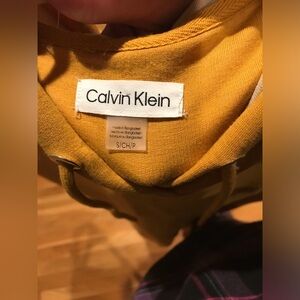 Sweater dress with hood